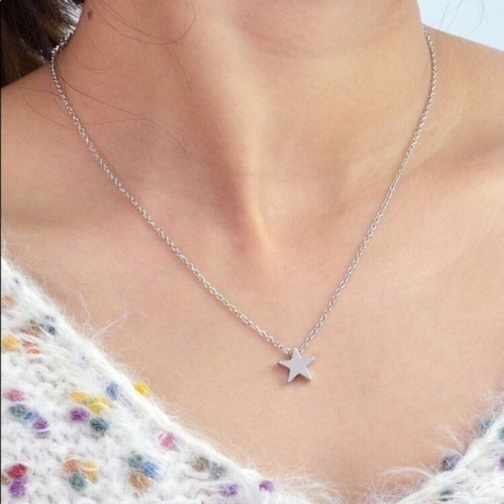 3/$30 🤍 Silver Star Pendant Necklace